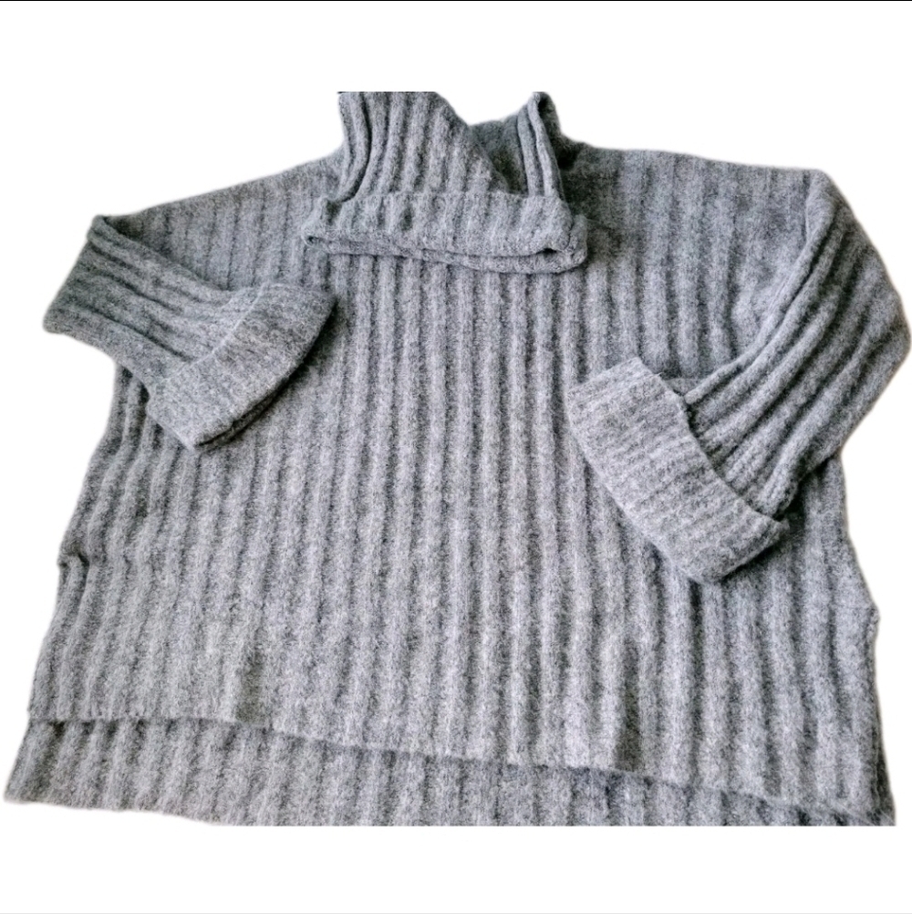 HYFVE Wide Ribbed Turtleneck Oversized Sweater Grey Small NWT